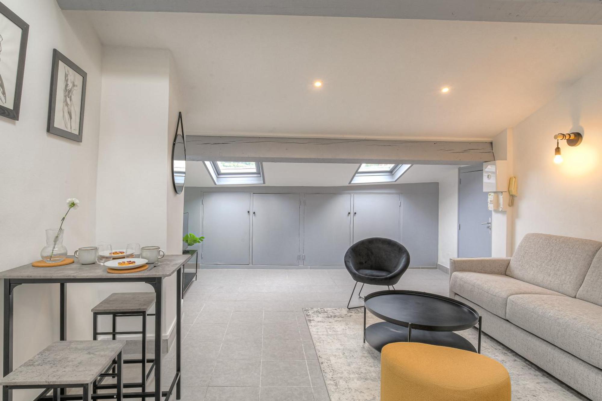 Apartment Le Cleret, Douillet Sous Les Toits *